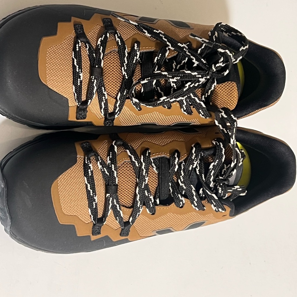 Veja Women’s Black and Brown Sneakers - Picture 5 of 6